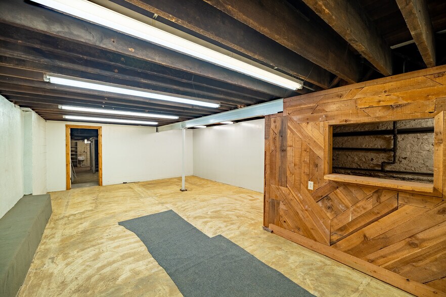 More Photos Of 108 S Santa Fe Ave, Salina General Retail For Lease