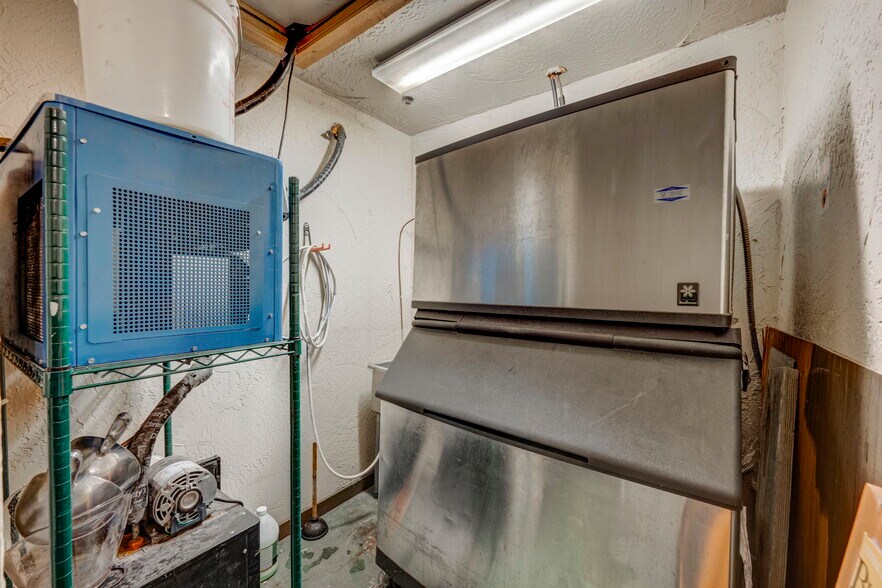 More Photos Of 922-926 Victorian Ave, Sparks General Retail For Sale