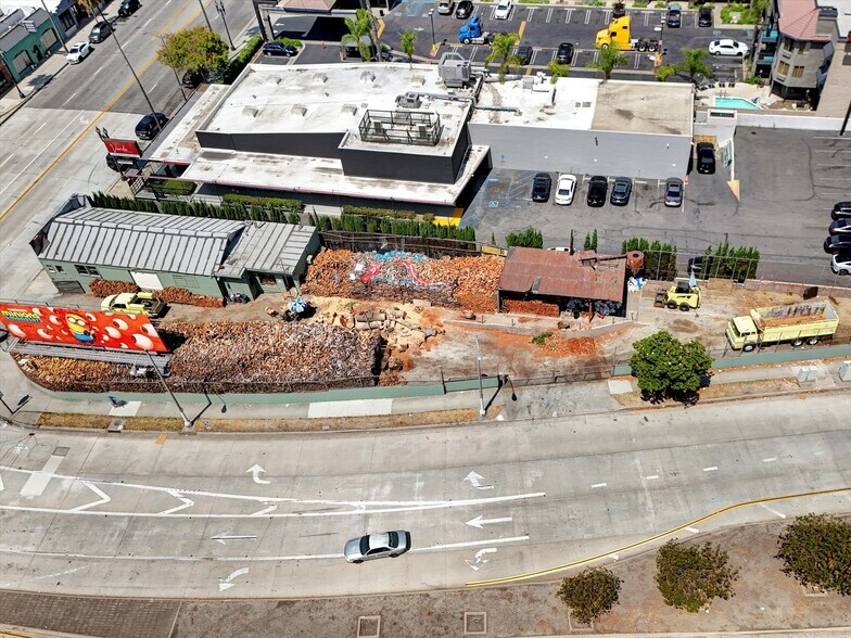 More Photos Of 3355 E Colorado Blvd, Pasadena Warehouse For Sale