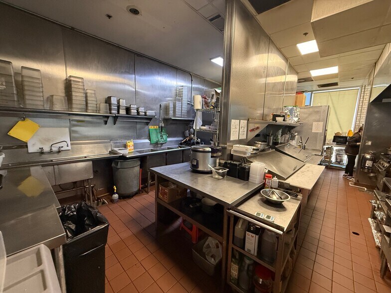 More Photos Of 535-611 W Main St, Alhambra Storefront Retail Office For Lease