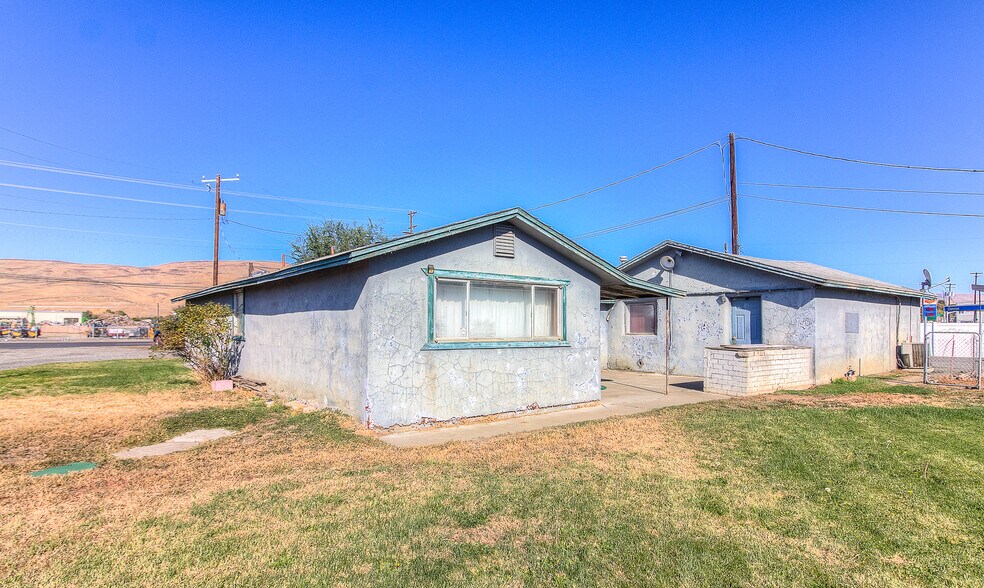 More Photos Of 2310 Terrace Heights Dr, Yakima Flex For Sale