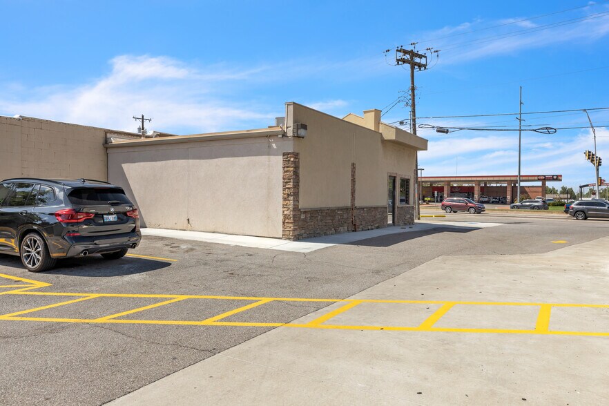 More Photos Of 7106 NW 39th Expy, Bethany Office For Lease