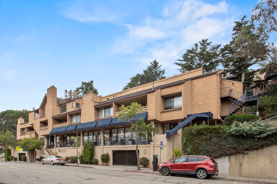 More Photos Of 1900 Mountain Blvd, Oakland Office For Sale