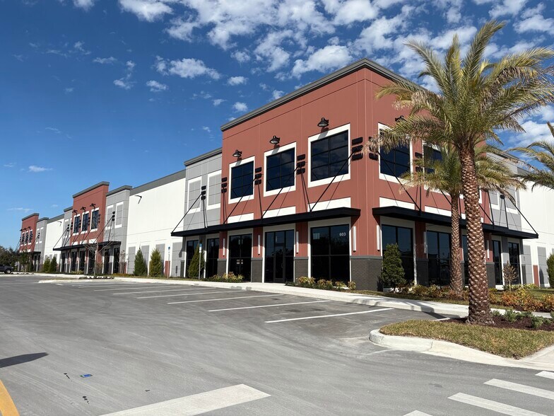 More Photos Of 603 Hennis Rd, Winter Garden Unknown For Lease