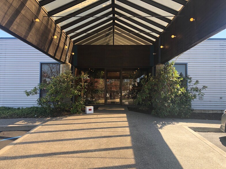 More Photos Of 950 W Ironwood Dr, Coeur d'Alene Medical For Sale