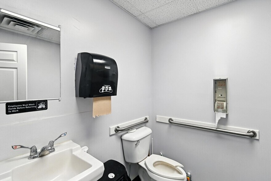 More Photos Of 325 E Center St, Bellevue Restaurant For Sale