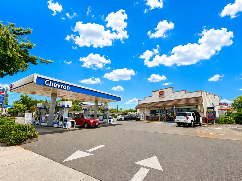 More Photos Of 1330 Feather River Blvd, Oroville Service Station For Sale