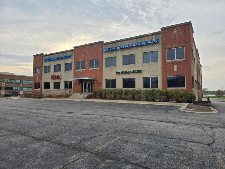 More Photos Of 2272 95th St, Naperville Office For Sale