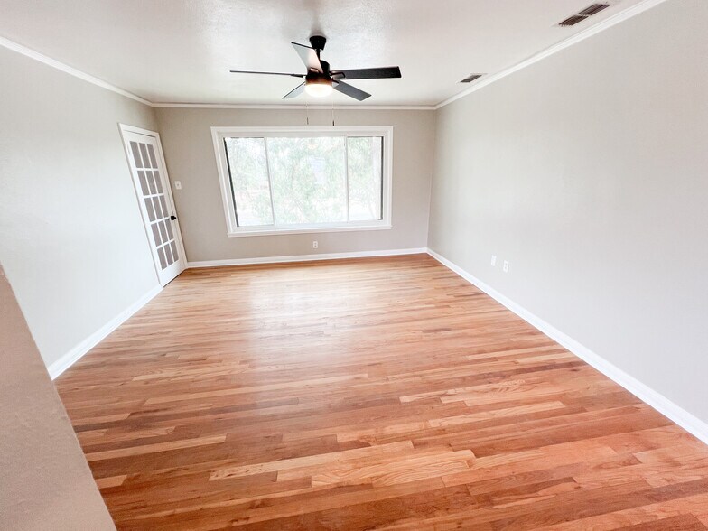 More Photos Of 1306 W Wall St, Midland Office For Lease