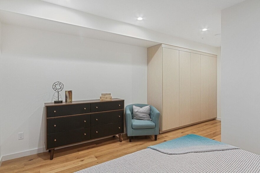 More Photos Of 362 W Broadway, South Boston Apartments For Sale