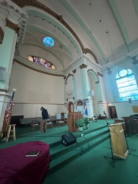 More Photos Of 5001 S Hermitage Ave, Chicago Religious Facility For Sale