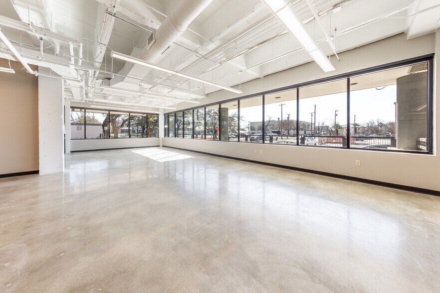 More Photos Of 1422 E Grayson St, San Antonio Office For Lease