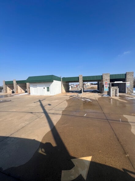 More Photos Of 1226 S Holly Ave, Yukon Carwash For Sale