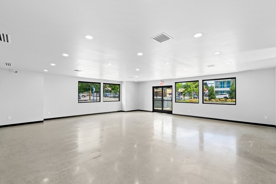 More Photos Of 4716 SE Powell Blvd, Portland Storefront Retail Office For Lease