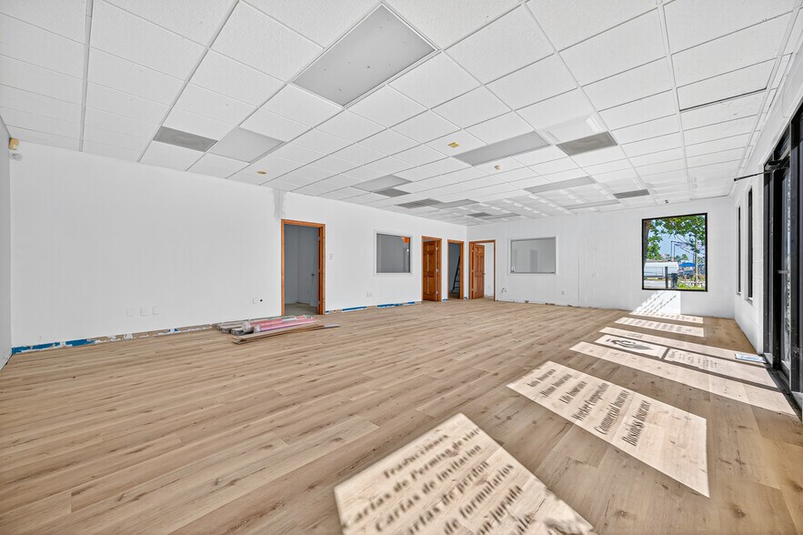 More Photos Of 11511 Jones Rd, Houston Freestanding For Sale