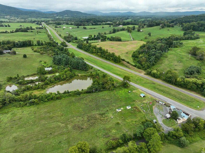 More Photos Of 12167 Lee Hwy, Sperryville Veterinarian Kennel For Sale