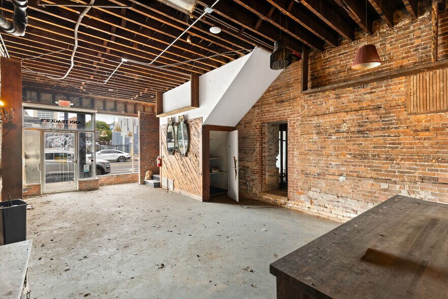 More Photos Of 120 E Forsyth St, Jacksonville Unknown For Lease