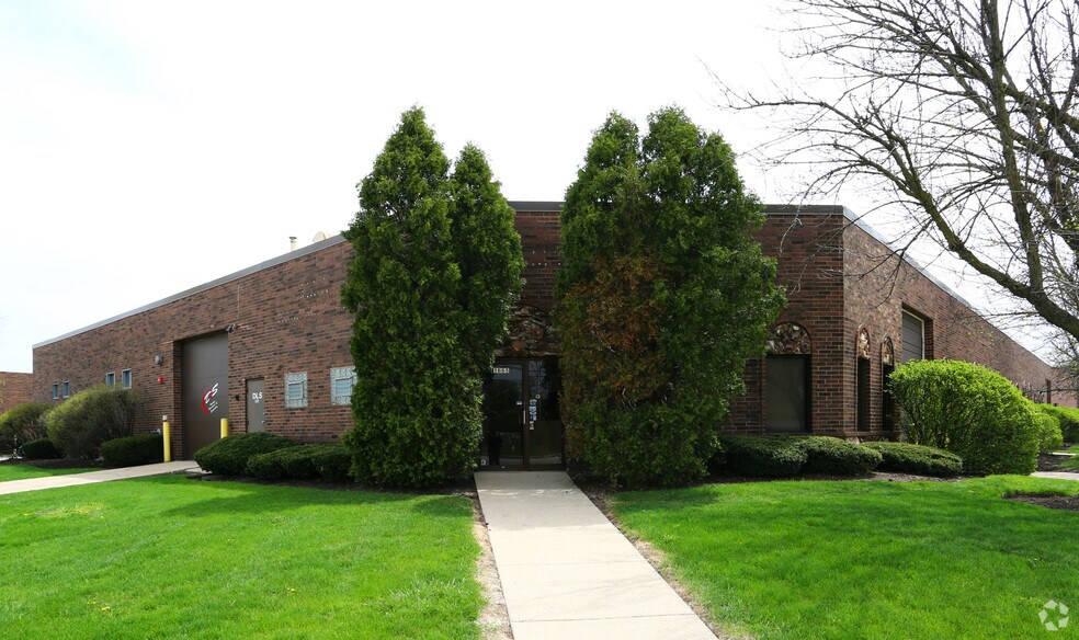 Primary Photo Of 1665-1675 Tonne Rd, Elk Grove Village Research And Development For Lease