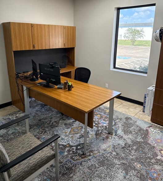 More Photos Of 12810 Century Dr, Stafford Showroom For Lease