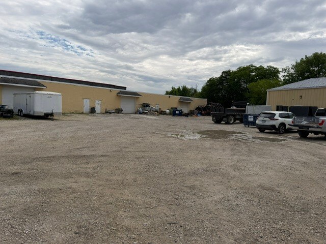More Photos Of 18130-18134 NW Frontage Rd, Joliet Warehouse For Lease