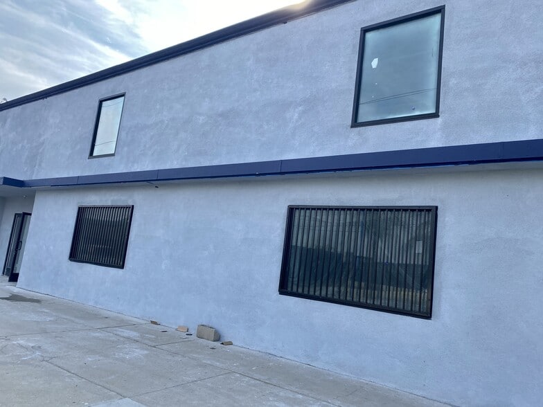 More Photos Of 424-432 S I St, San Bernardino Warehouse For Sale
