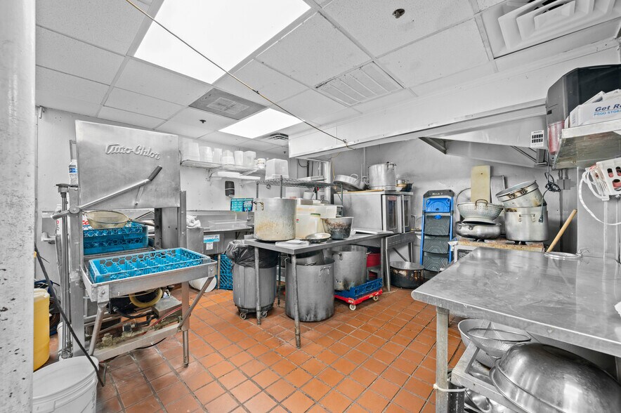 More Photos Of 5828 W Indian School Rd, Phoenix Restaurant For Sale