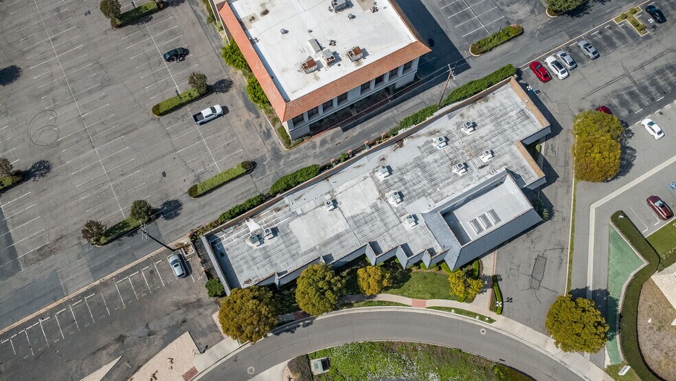 More Photos Of 550 N Golden Circle Dr, Santa Ana Office For Lease