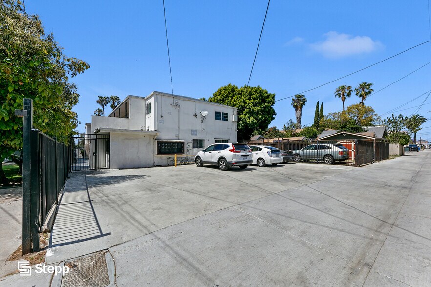 More Photos Of 1070 Chestnut Ave, Long Beach Apartments For Sale