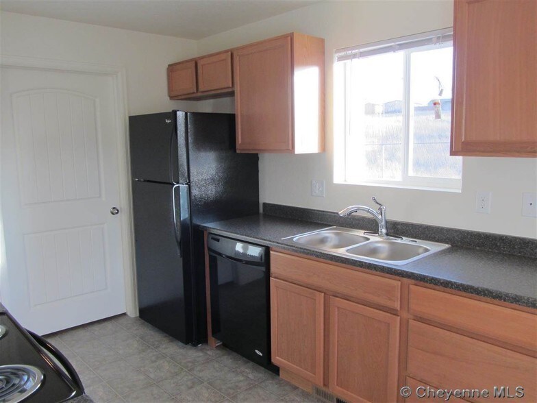 More Photos Of 1922 Harvest Moon Dr, Gillette Apartments For Sale