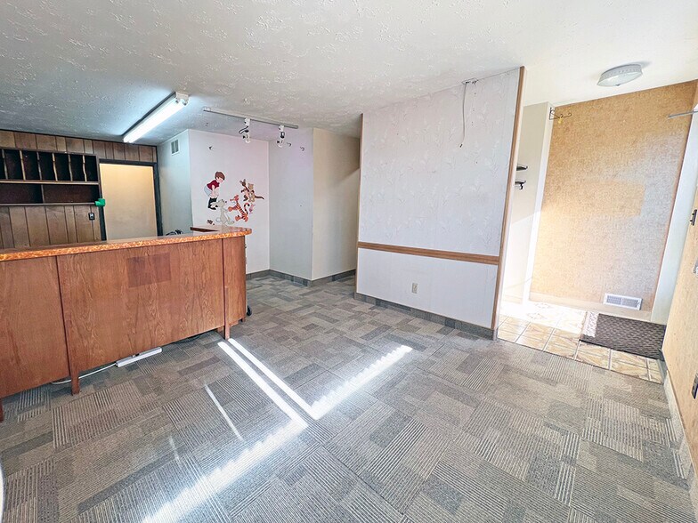 More Photos Of 195 Elm St, Blackfoot Office For Sale