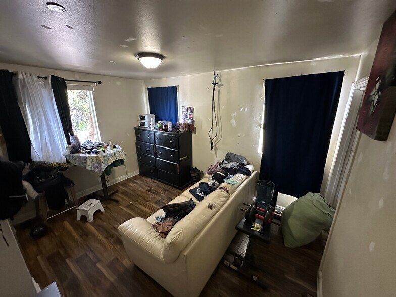 More Photos Of 9123 Orchard Ave, Los Angeles Multifamily For Sale