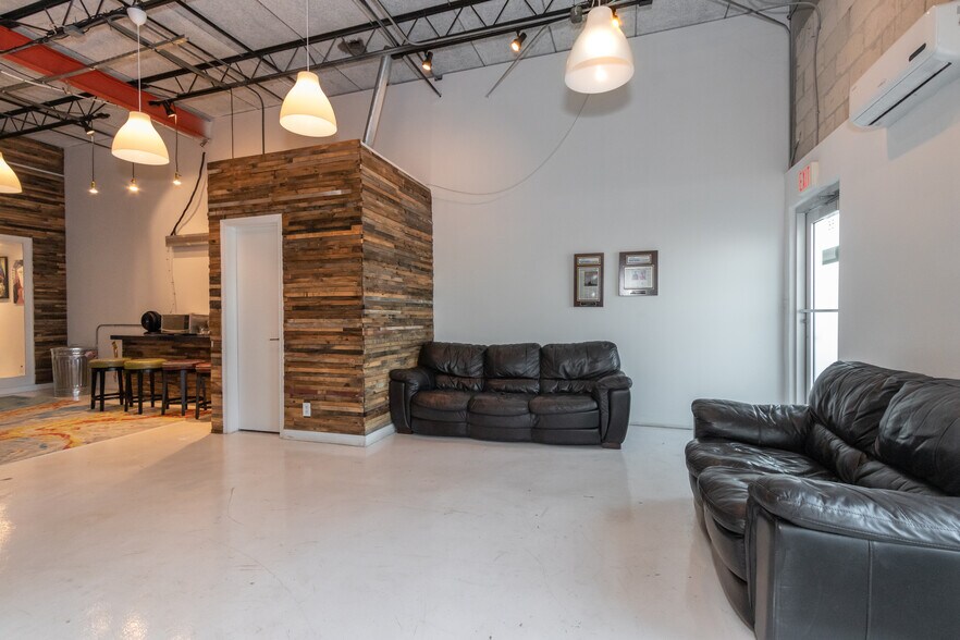 More Photos Of 4160-4260 NW 1st Ave, Boca Raton Showroom For Lease