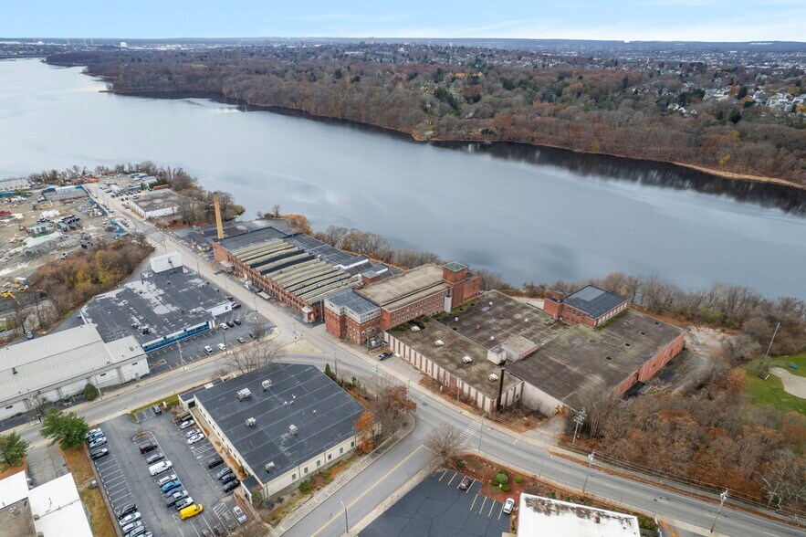 More Photos Of 727 School St, Pawtucket Manufacturing For Lease