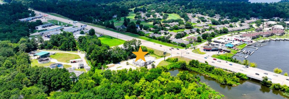 More Photos Of 15607 Highway 105 W, Montgomery Restaurant For Lease