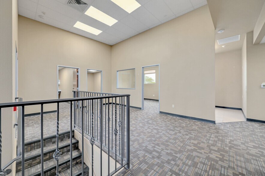 More Photos Of 333 US HWY 290 E, Dripping Springs Unknown For Lease