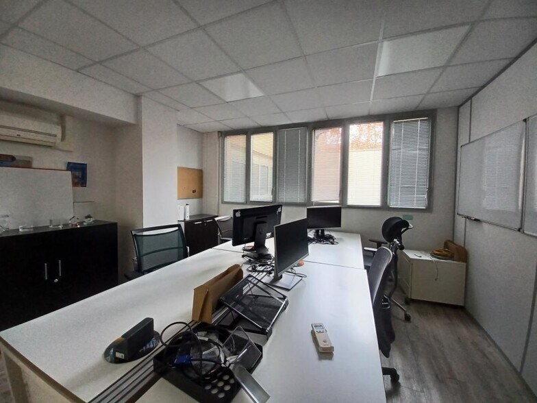 More Photos Of 22 Avenue Robert Schuman, Marseille Office For Sale