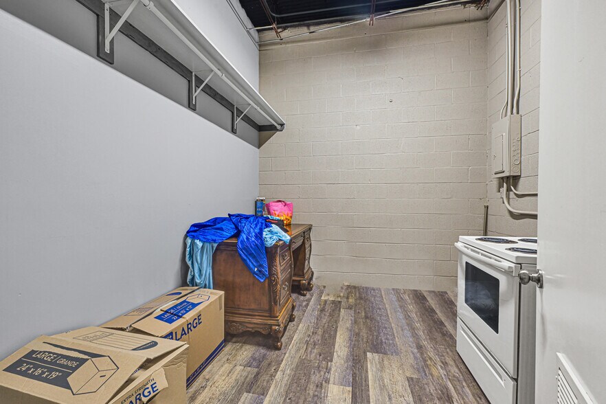 More Photos Of 2000 Cedar Dr, La Marque Freestanding For Sale