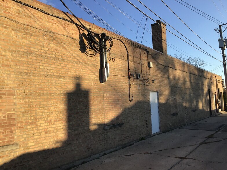 More Photos Of 6187 S Archer Ave, Chicago Medical For Lease