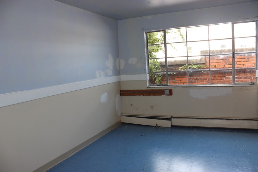 More Photos Of 1384-1388 Dixwell Ave, Hamden Office For Lease