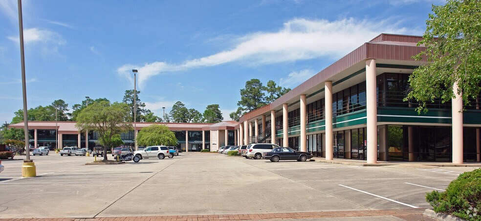 More Photos Of 1712 N Frazier St, Conroe General Retail For Sale