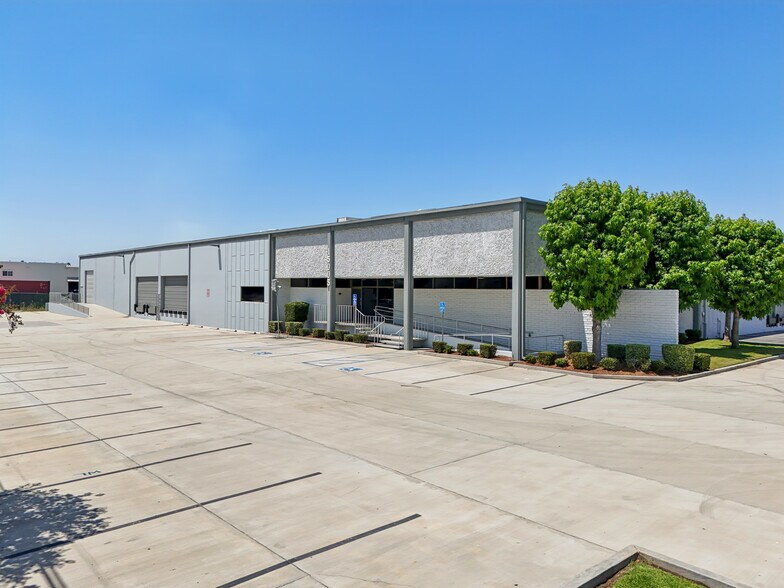 More Photos Of 15005 Marquardt Ave, Santa Fe Springs Manufacturing For Lease