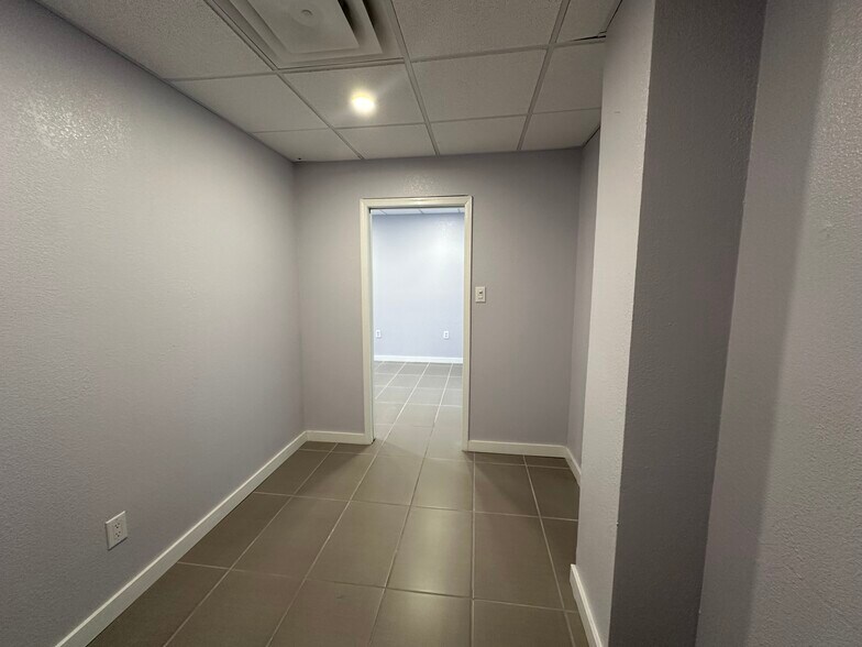 More Photos Of 1280 Hawkins Blvd, El Paso Office For Lease