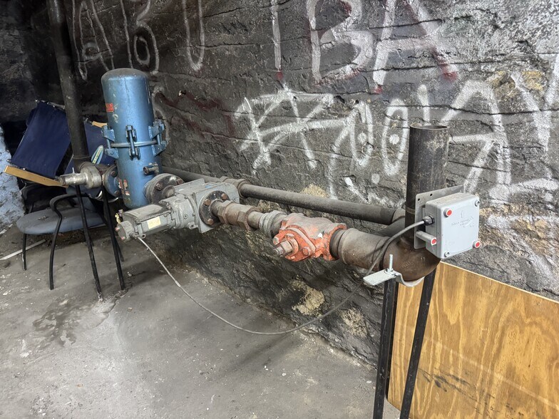 More Photos Of 2406 Lorillard Pl, Bronx Apartments For Sale