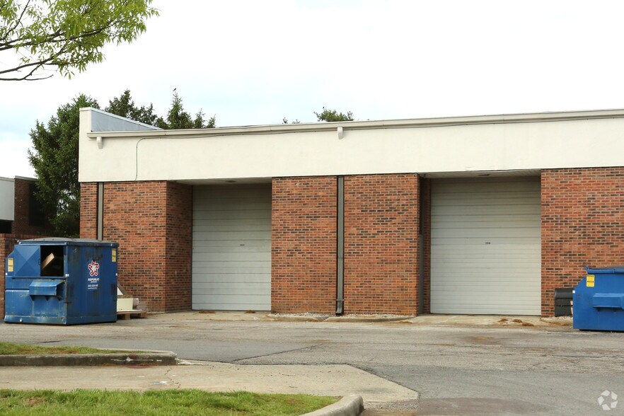 More Photos Of 3600 Chamberlain Ln, Louisville Light Manufacturing For Lease