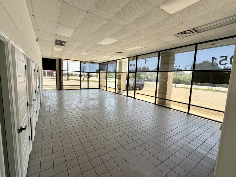 Primary Photo Of 8051 Boulevard 26, North Richland Hills Mixed Retail For Sale