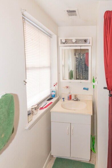 More Photos Of 401-405 S High St, Baltimore Storefront Retail Residential For Sale