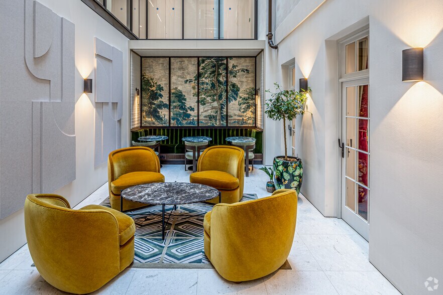 More Photos Of 75 Grosvenor St, London Coworking Space