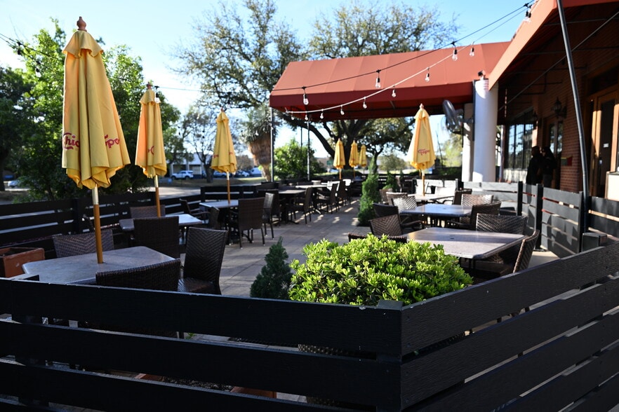 More Photos Of 4546 Belt Line Rd, Addison Restaurant For Lease