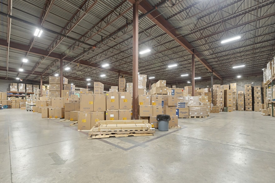 More Photos Of 1401 Erie Blvd, Syracuse Showroom For Sale