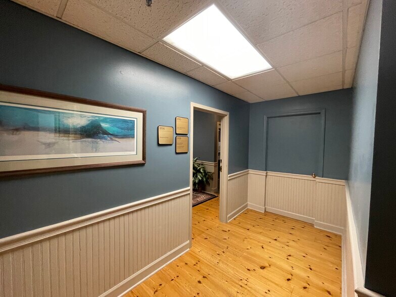 More Photos Of 52 New Orleans Rd, Hilton Head Island Office For Sale